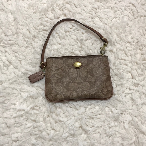 Coach - Picture 2 of 6